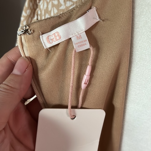 NWT Gianni Bini Women’s Tan Babydoll Dress - Picture 7 of 8